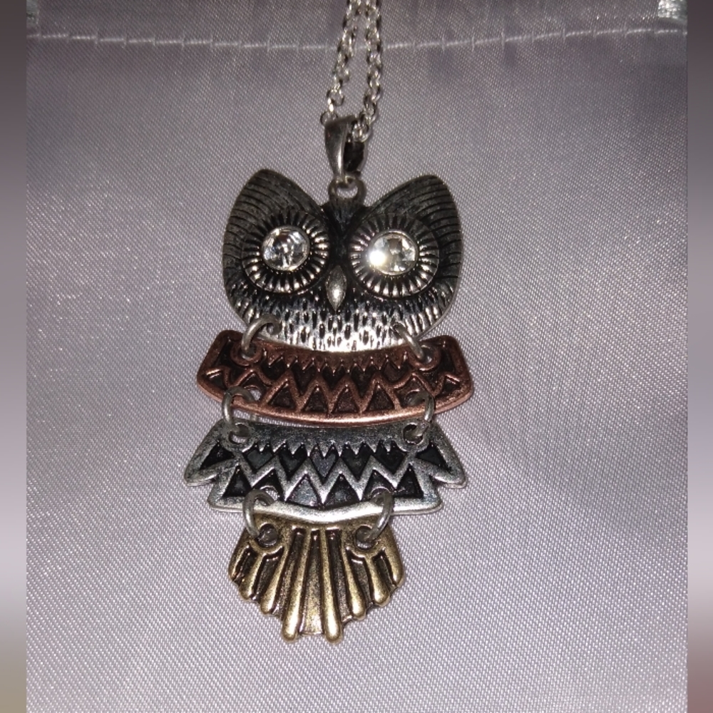 Owl tri tone statement 23.5" hinged necklace